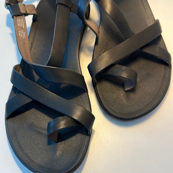 Women's Olukai Black Strappy Sandals - Picture 5 of 6